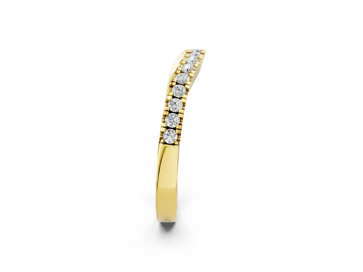Round Diamond Pavé Curved Band with Shared Prong Setting Yellow gold