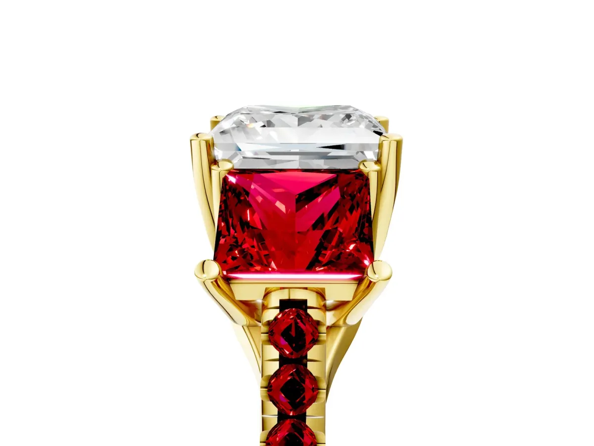 Three-Stone Princess Cut Diamond Ring with Round Ruby Pavé Band and Prong Setting Yellow gold