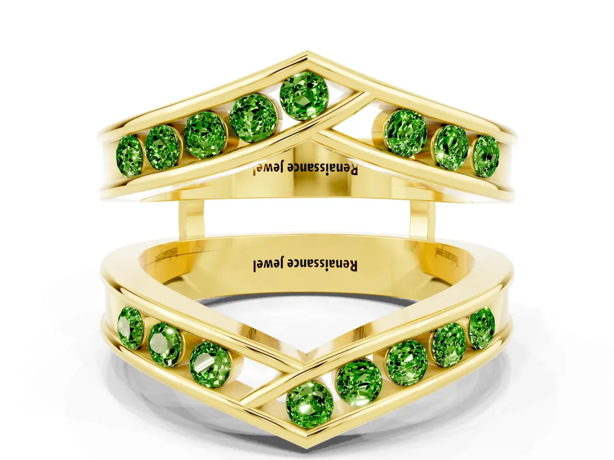 Round Peridot Channel-Set Chevron Band Yellow gold