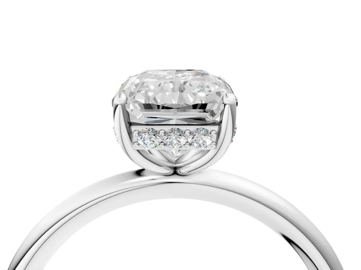 Radiant Cut Solitaire Diamond Ring with a Classic Band and Four-Prong Setting Platinum