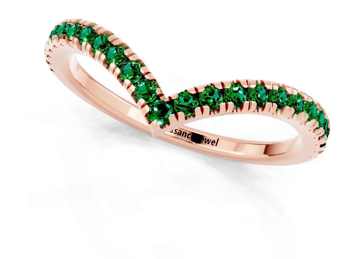 Pavé Round Emerald V-Shaped Chevron Band with Shared Prong Setting Rose gold