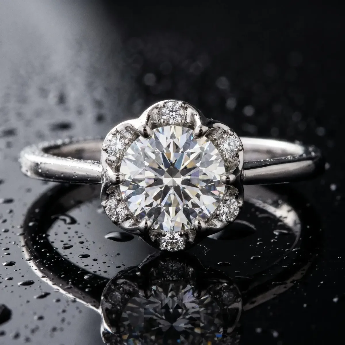Round Cut Brilliant Halo Solitaire Ring with Scalloped Prong Setting Platinum
