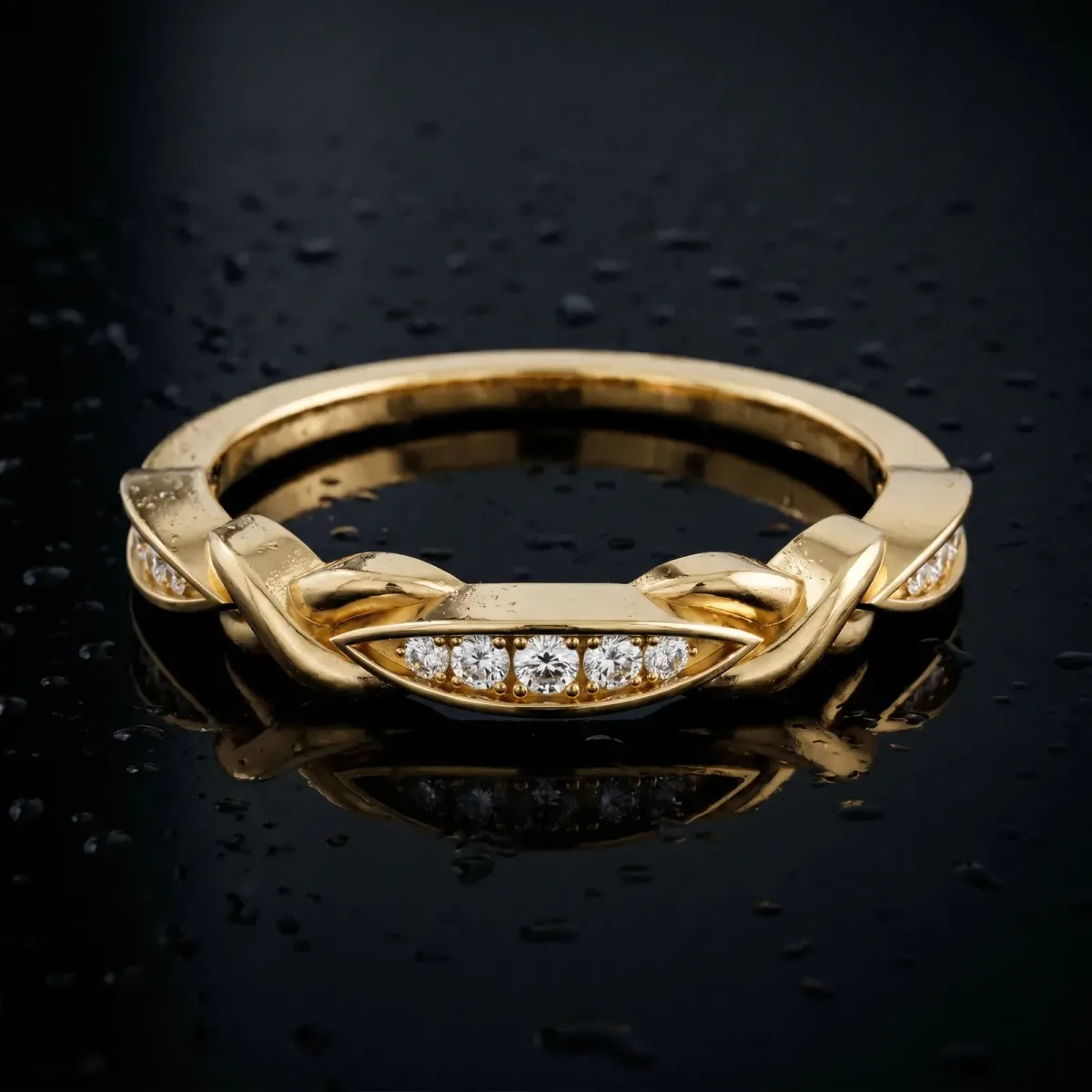 Twisted Marquise Diamond Pavé Band with Shared Prong Setting Yellow gold