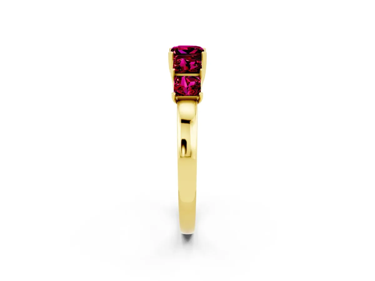 Princess Cut Five-Stone Garnet Ring with Classic Prong Setting Yellow gold