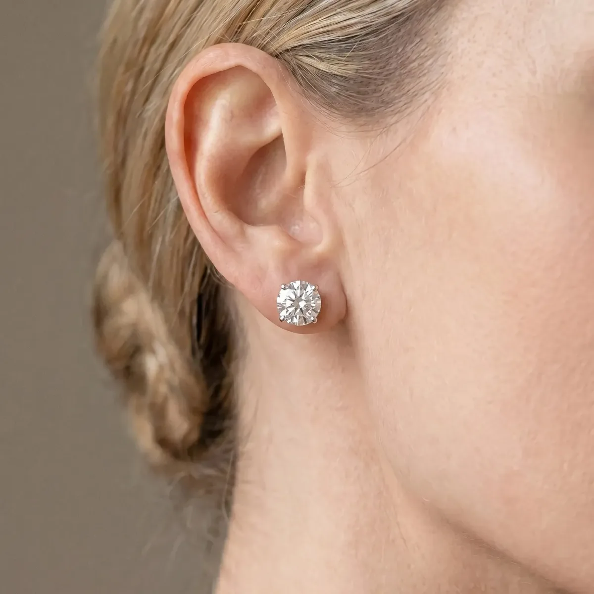 Round Cut Diamond Stud Earrings Silver