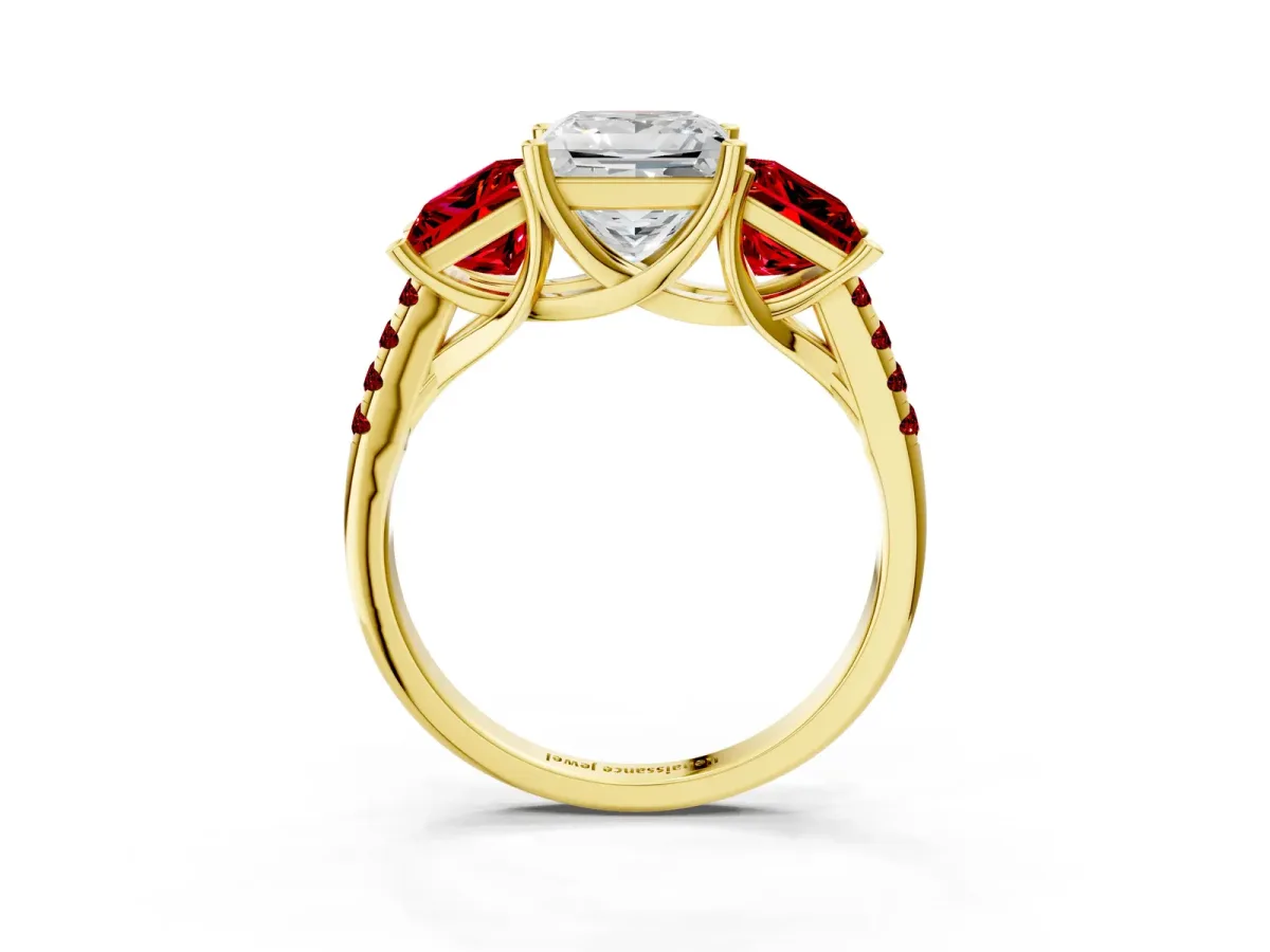 Three-Stone Princess Cut Diamond Ring with Round Ruby Pavé Band and Prong Setting Yellow gold