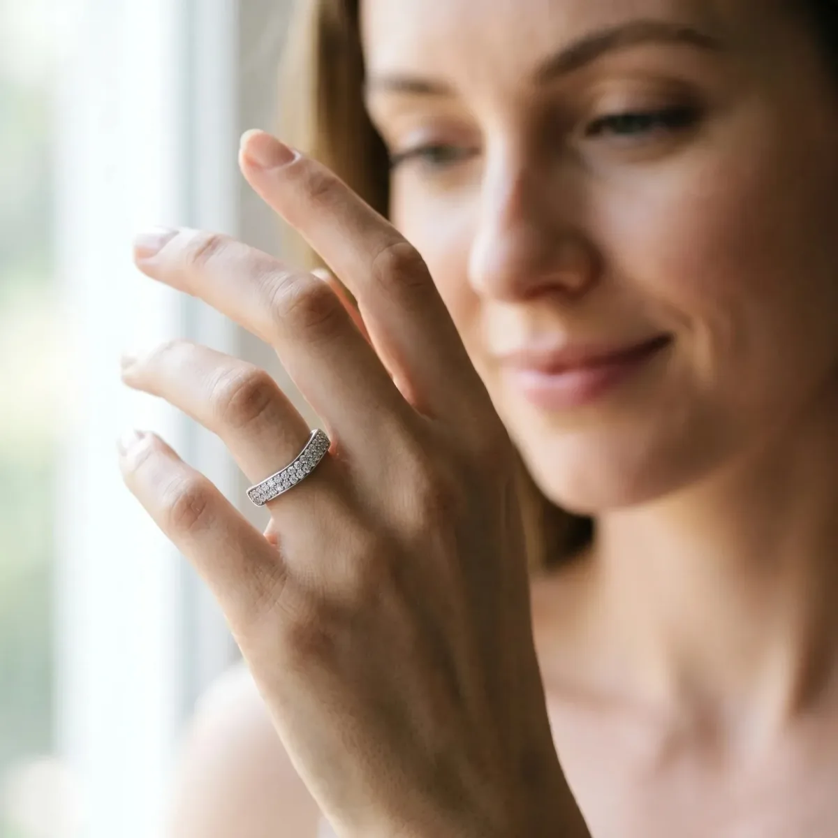 Pavé Round Diamond Contour Band Platinum
