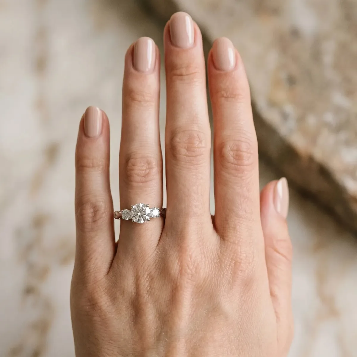 Round Cut Brilliant Three-Stone Bamboo Band with Prong Setting White gold
