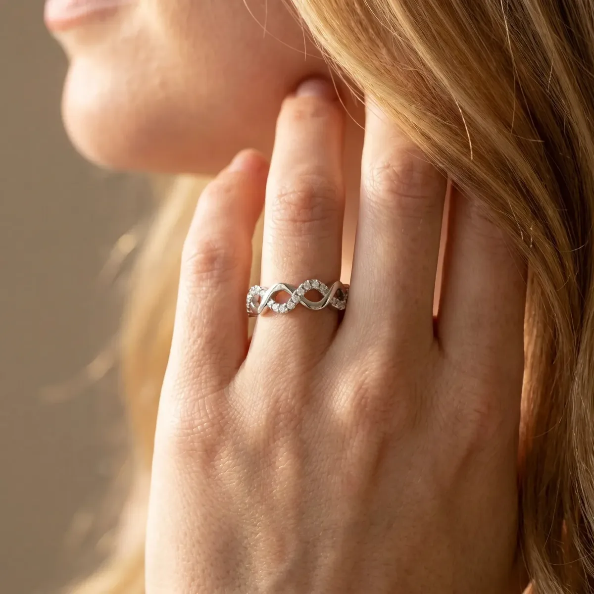 Twist Infinity Round Diamond Band with Pavé Setting Platinum