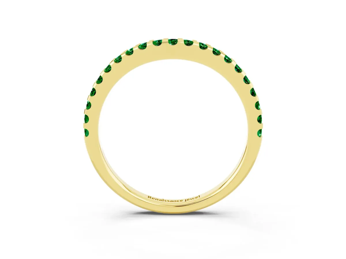 Round Emerald Pavé Curved Wedding Band Yellow gold