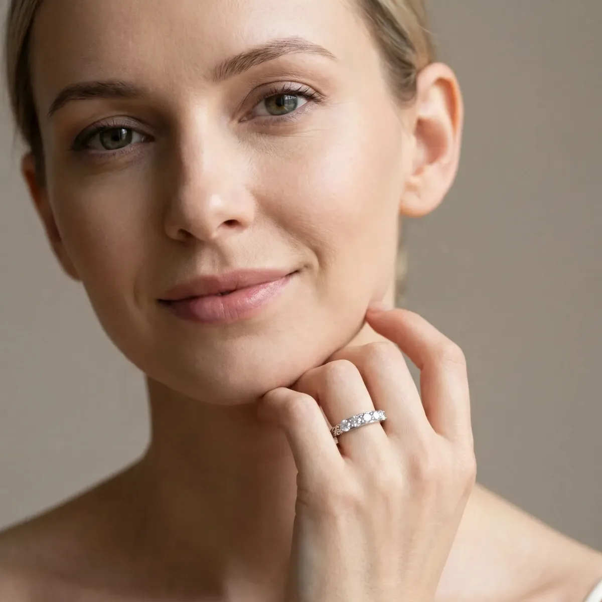 Round Diamond Bar Set Eternity Band with Filigree Design Platinum