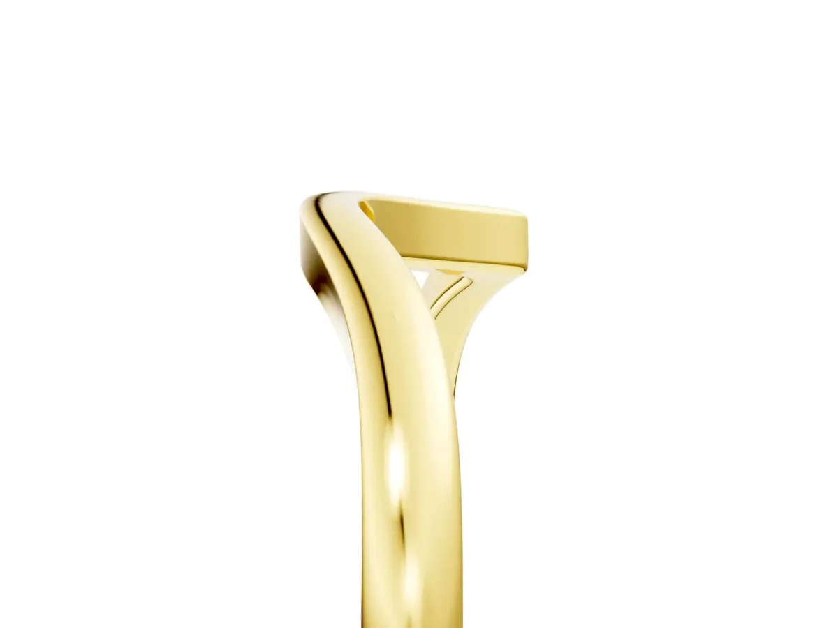 Curved Solitaire Band with Round Stone Setting Yellow gold