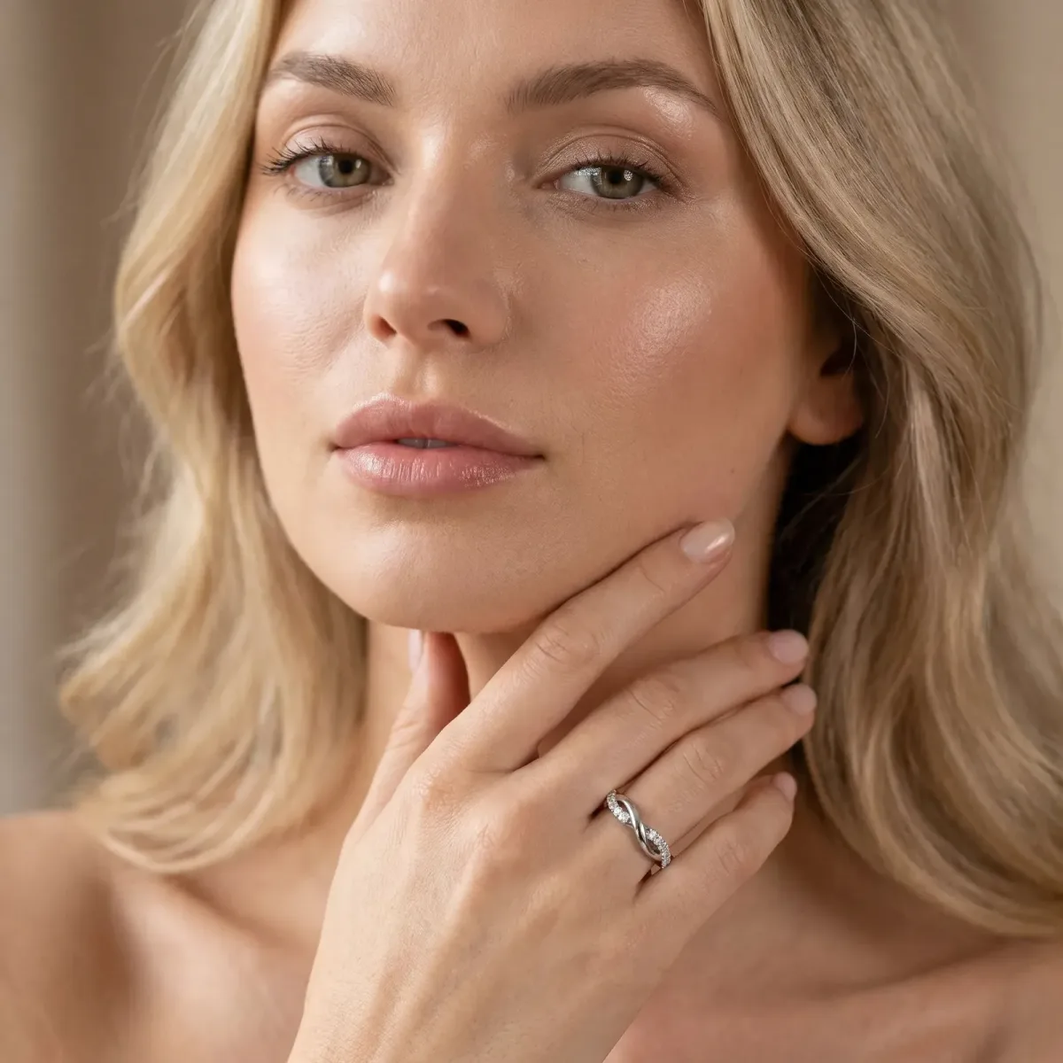 Round Diamond Twisted Infinity Band with Prong Setting Silver