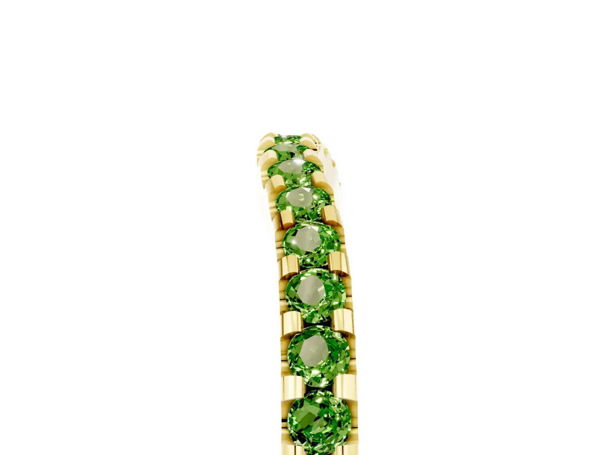 Round Peridot Pavé Curved Wedding Band Yellow gold