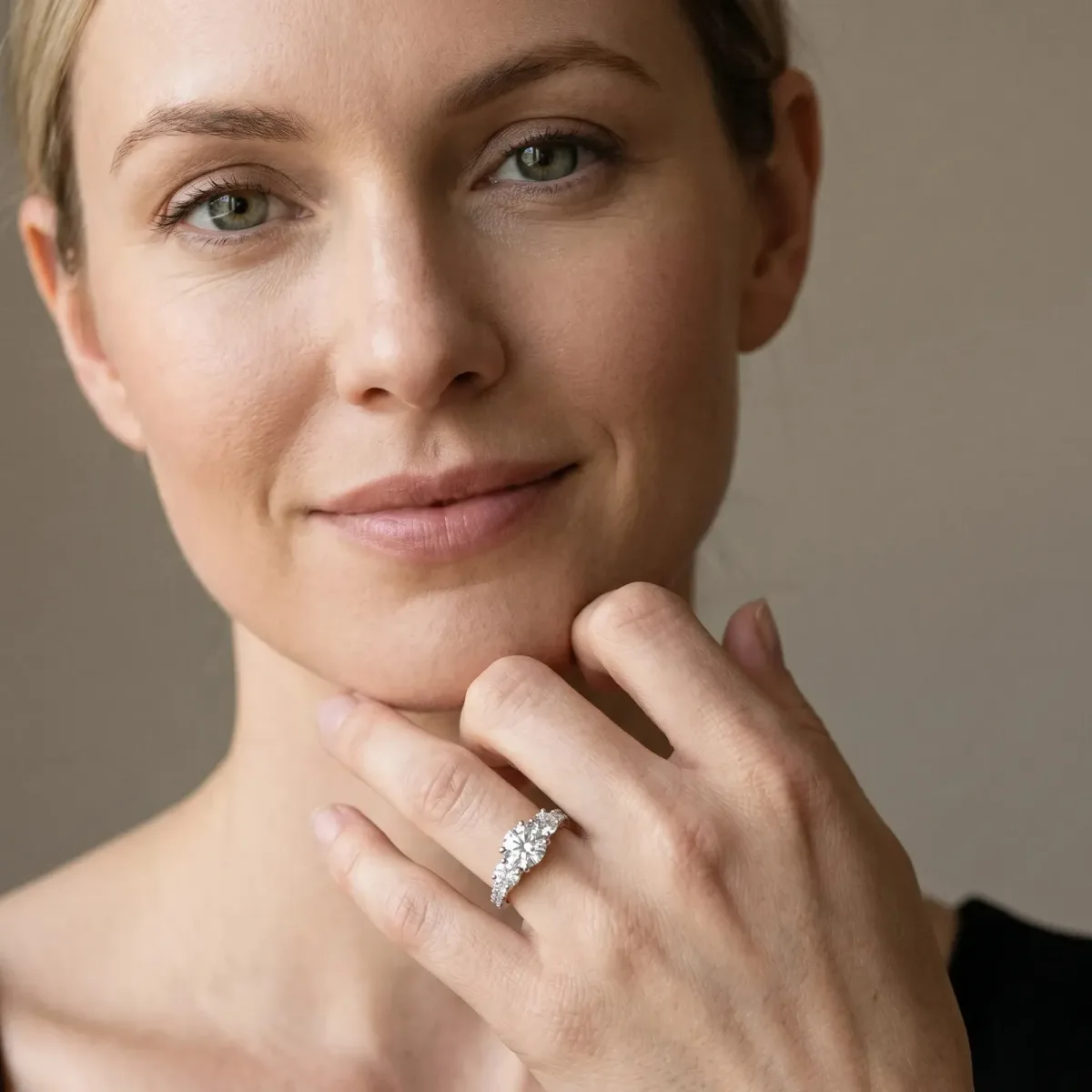 Three-Stone Princess Cut Diamond Pavé Band with Prong Setting Platinum