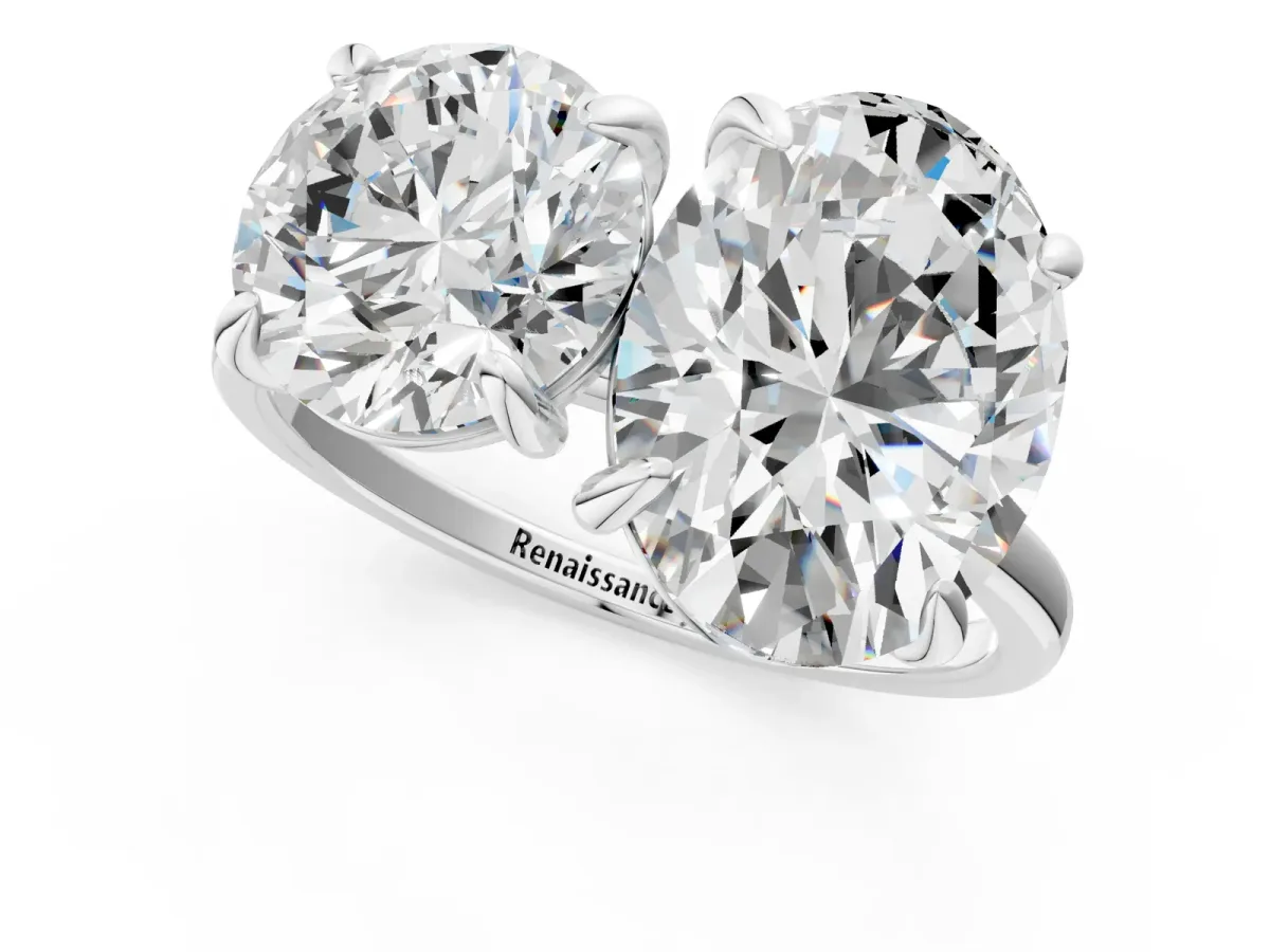 Round and Oval Toi Moi Ring with Prong Setting and Plain Band Platinum