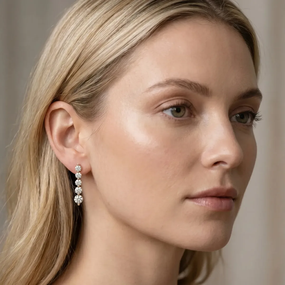 Round Diamond Prong Set Drop Earrings Yellow gold