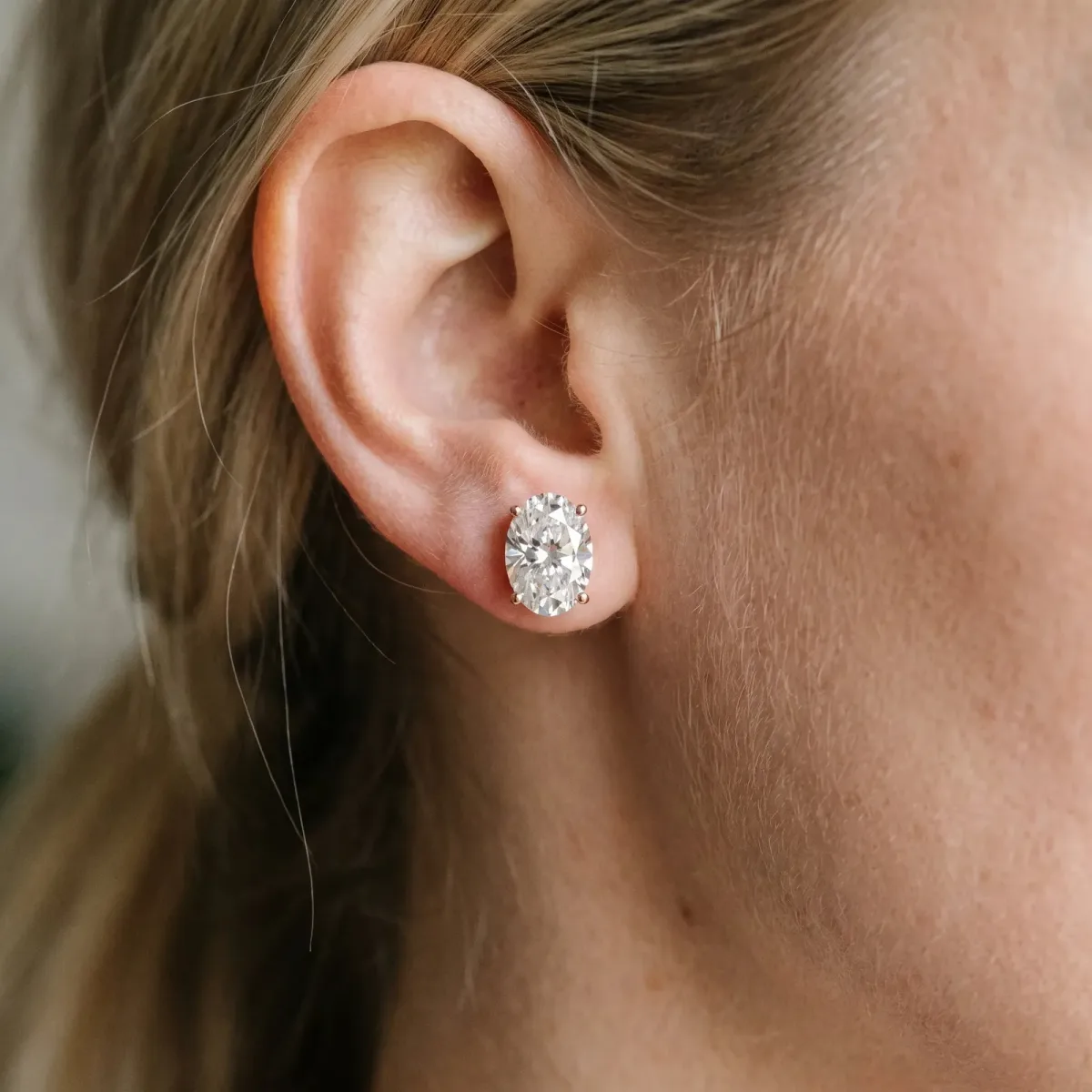 Oval Cut Diamond Stud Earrings Rose gold
