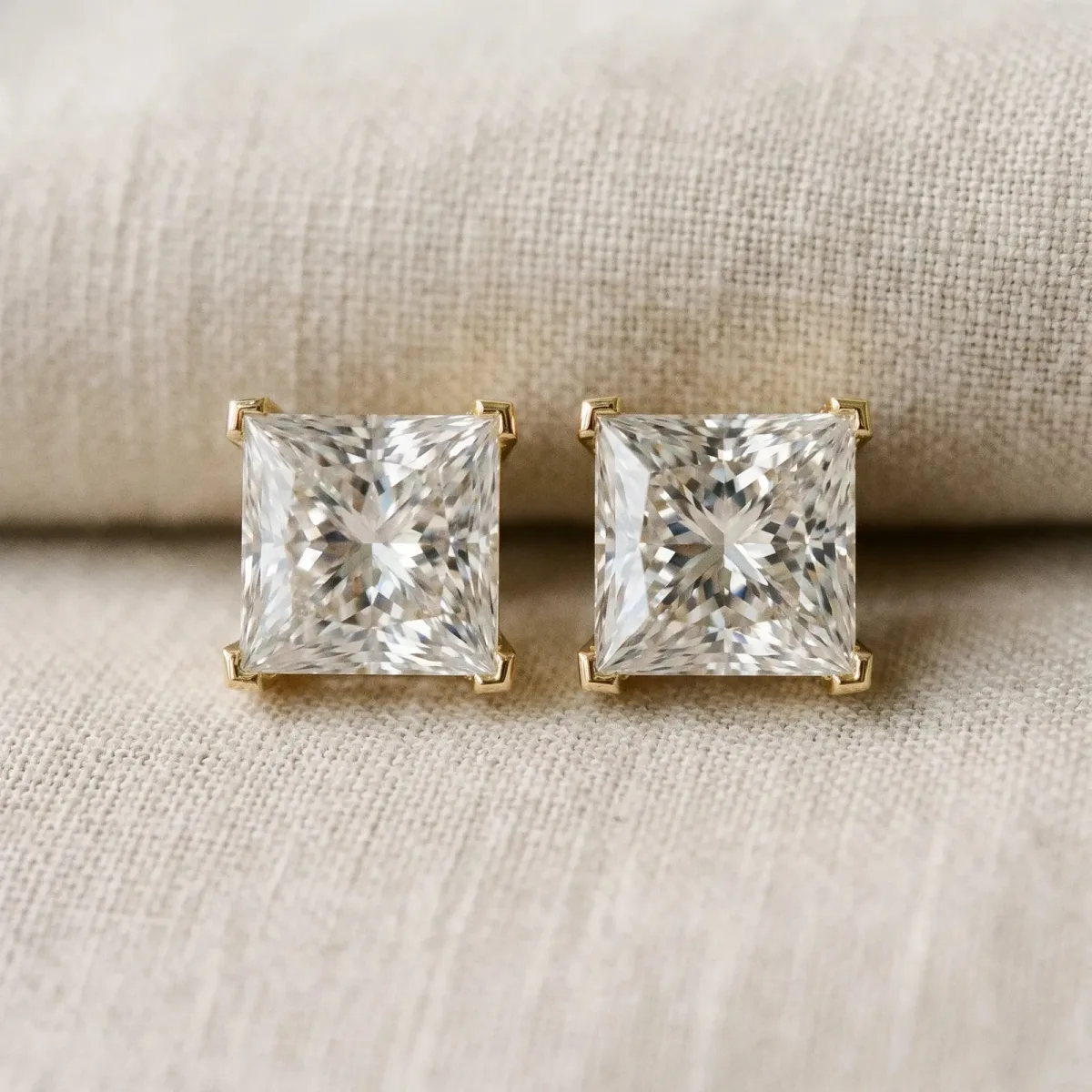 Princess Cut Diamond Stud Earrings Yellow gold
