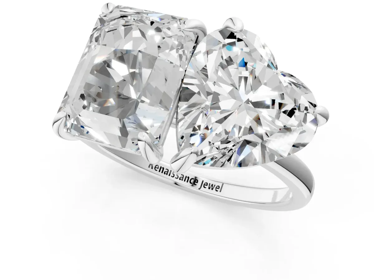 Emerald and Heart Toi Moi Ring with Prong Setting and Plain Band Platinum