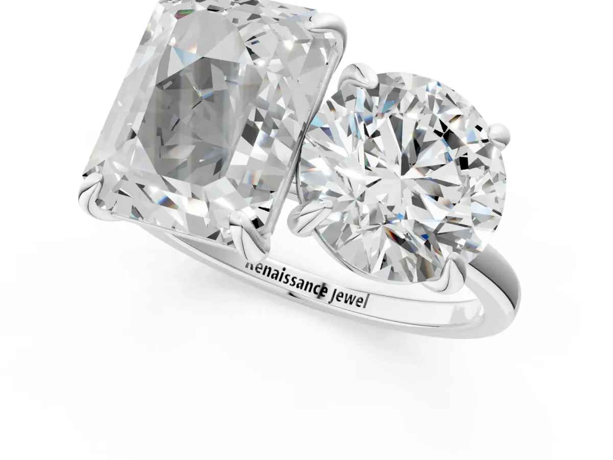 Round and Emerald Toi Moi Ring with Prong Setting and Plain Band Platinum