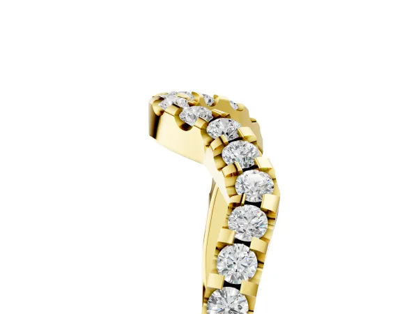 Round Diamond Pavé Chevron Wedding Band with Prong Setting Yellow gold