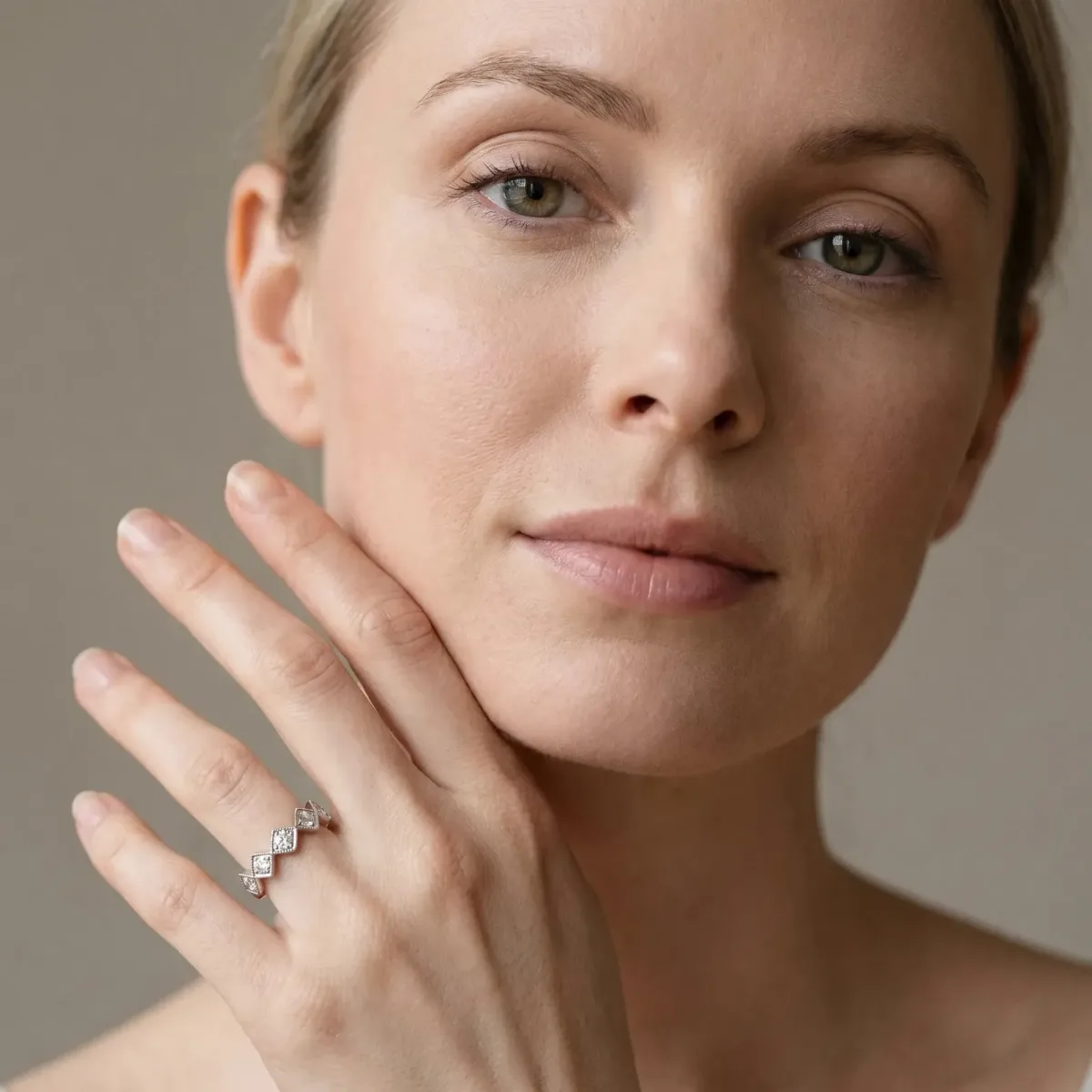Milgrain Diamond Geometric Stackable Band with Round Cut Stones and Bezel Setting White gold