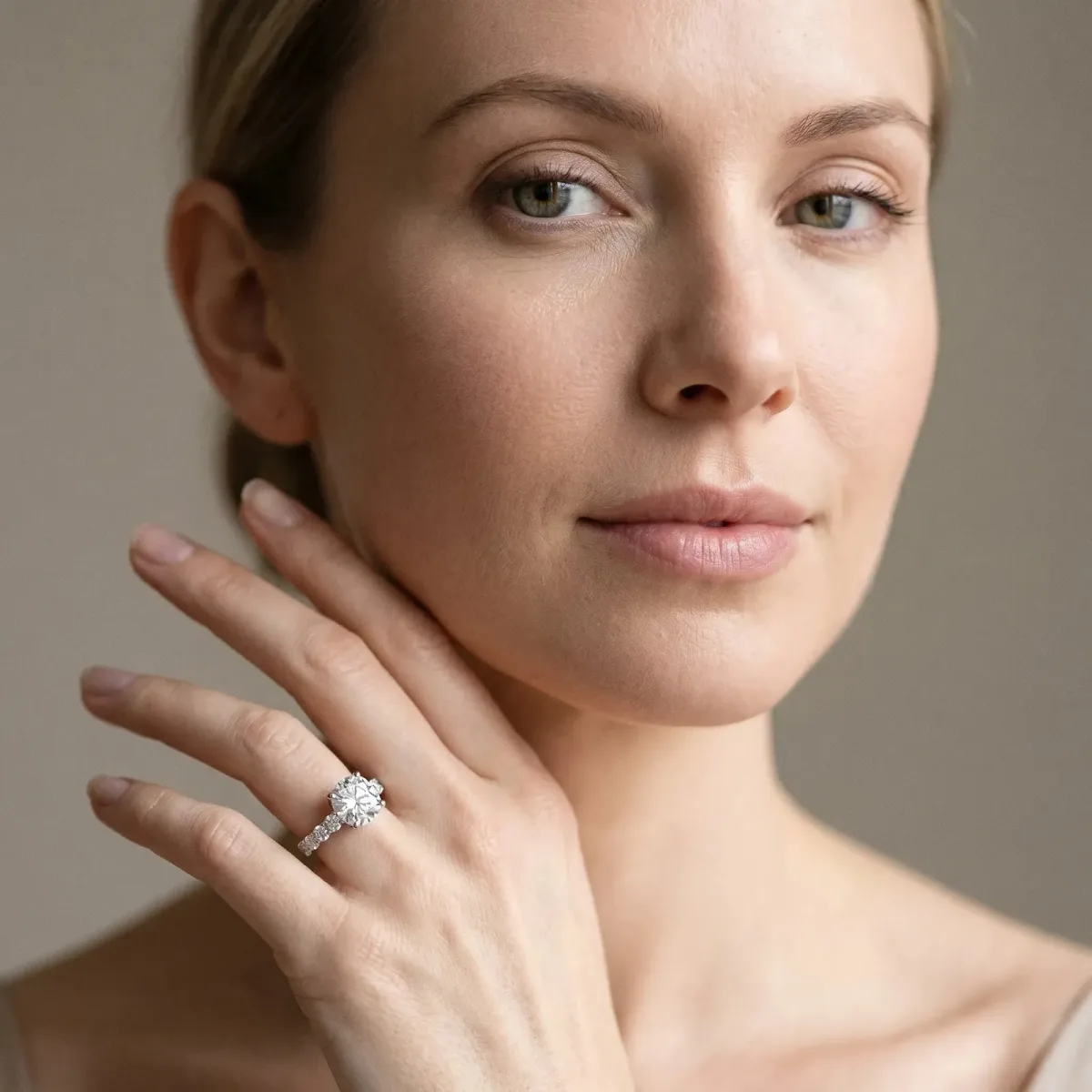 Cushion Cut Brilliant Diamond Pavé Band with Six-Prong Setting Silver