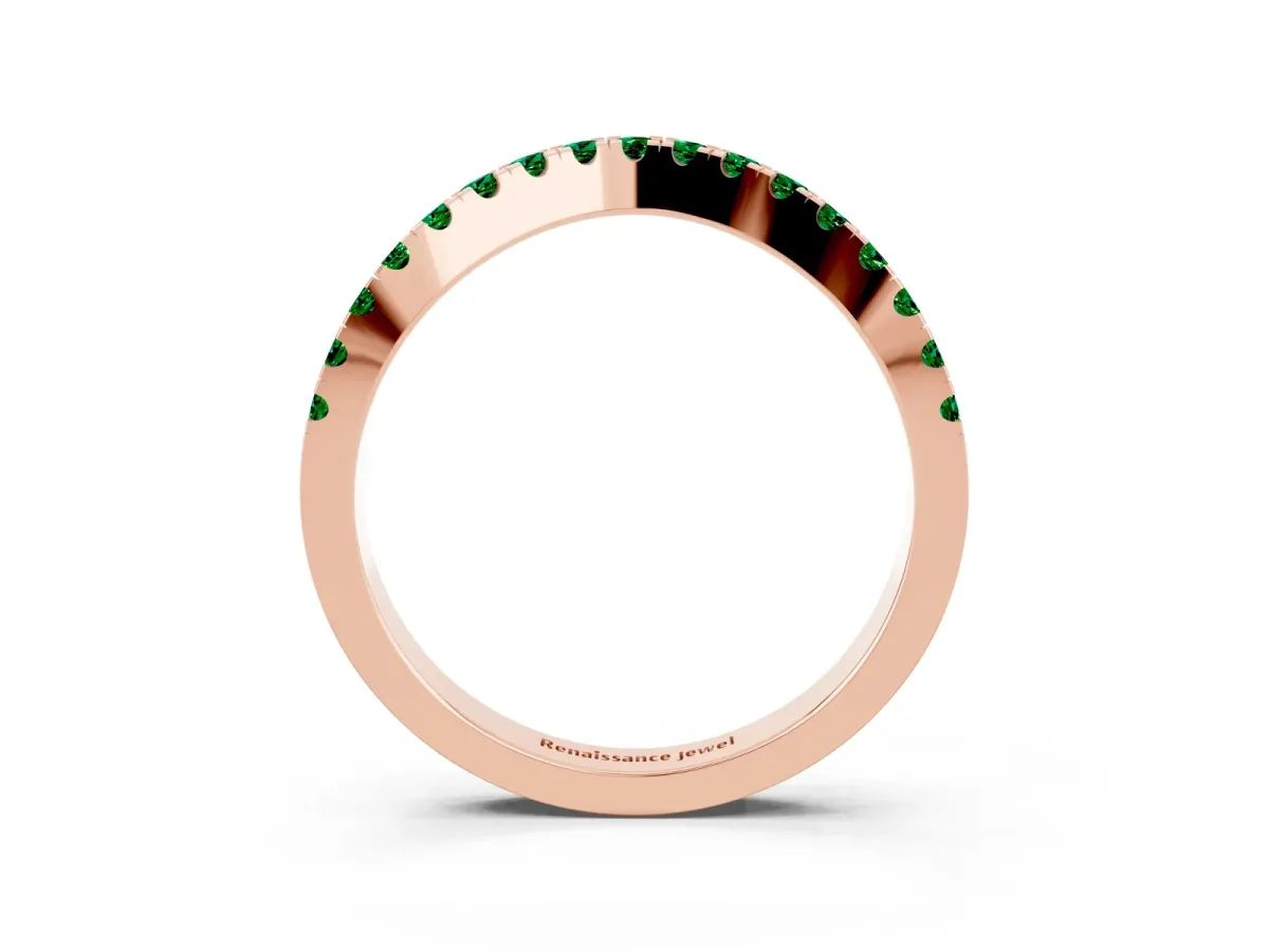 Round Emerald Pavé Curved Band with Shared Prong Setting Rose gold