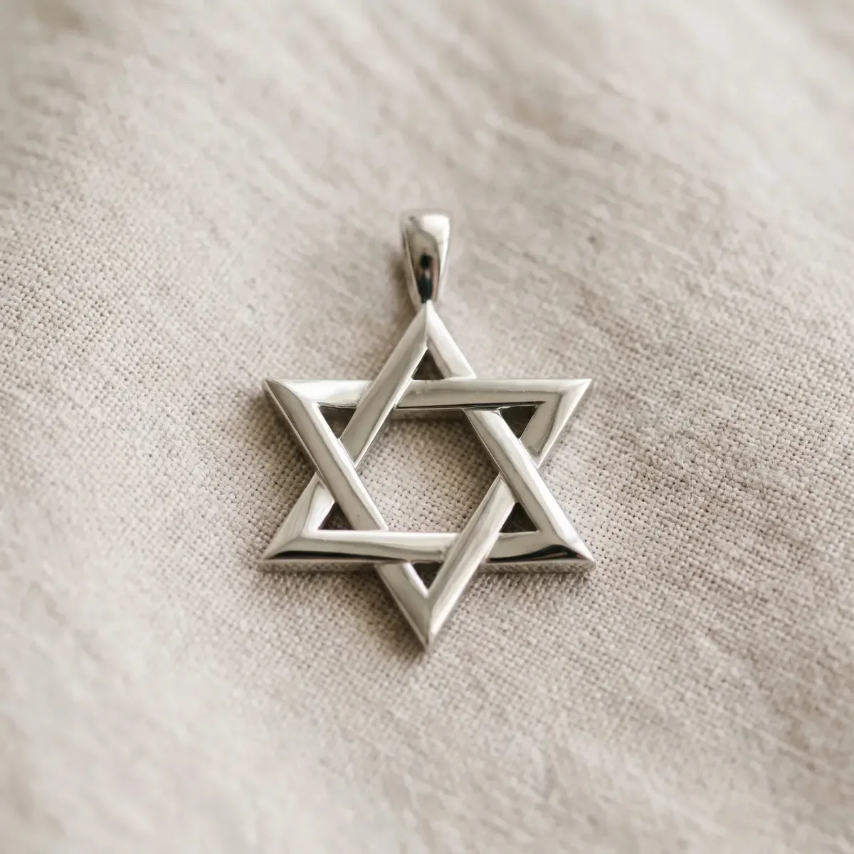 Silver Star of David Pendant White gold