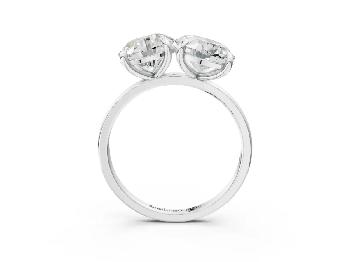 Round and Oval Toi Moi Ring with Prong Setting and Plain Band Platinum