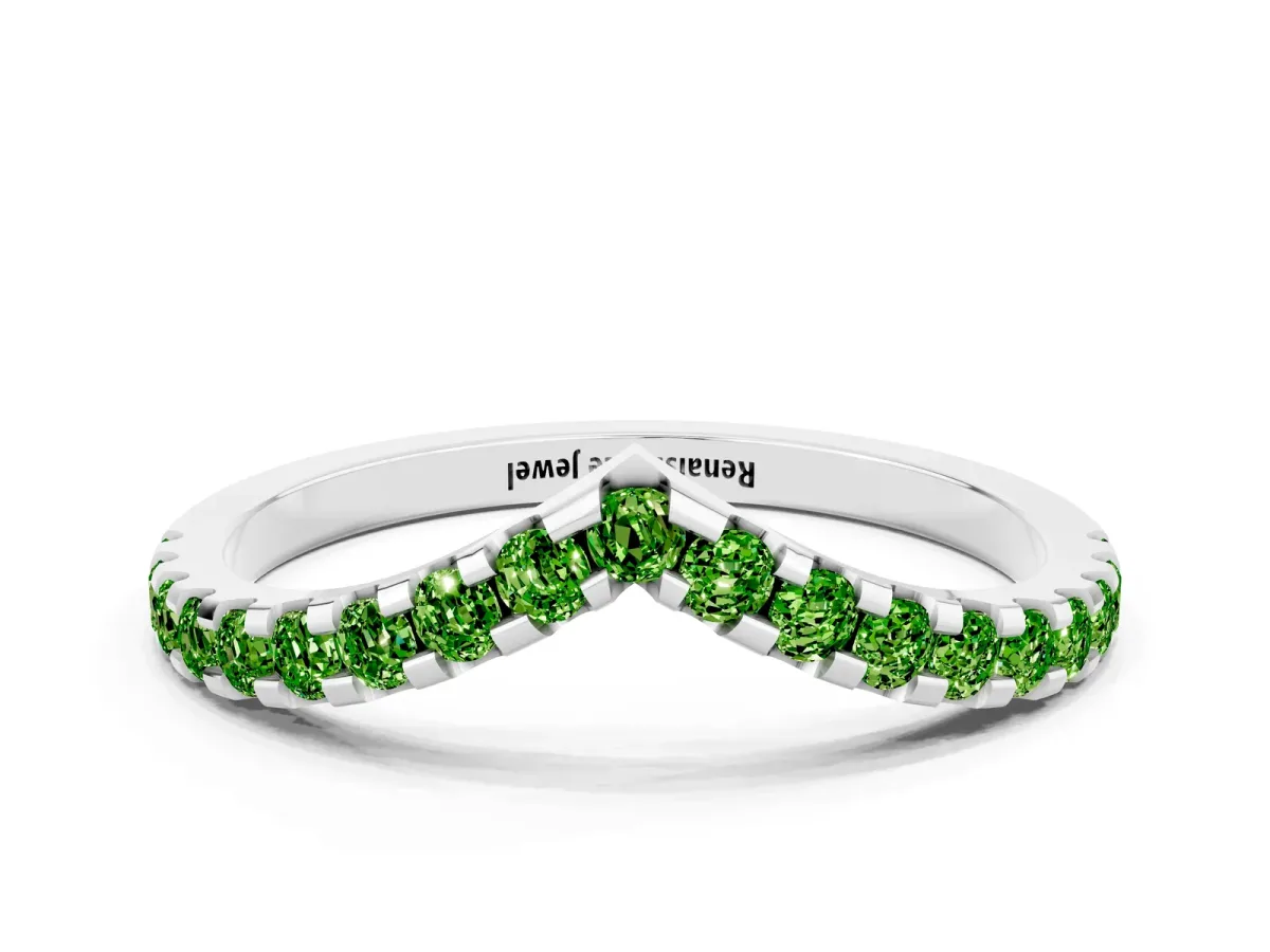 Pavé Round Peridot Chevron Band with Shared Prong Setting White gold