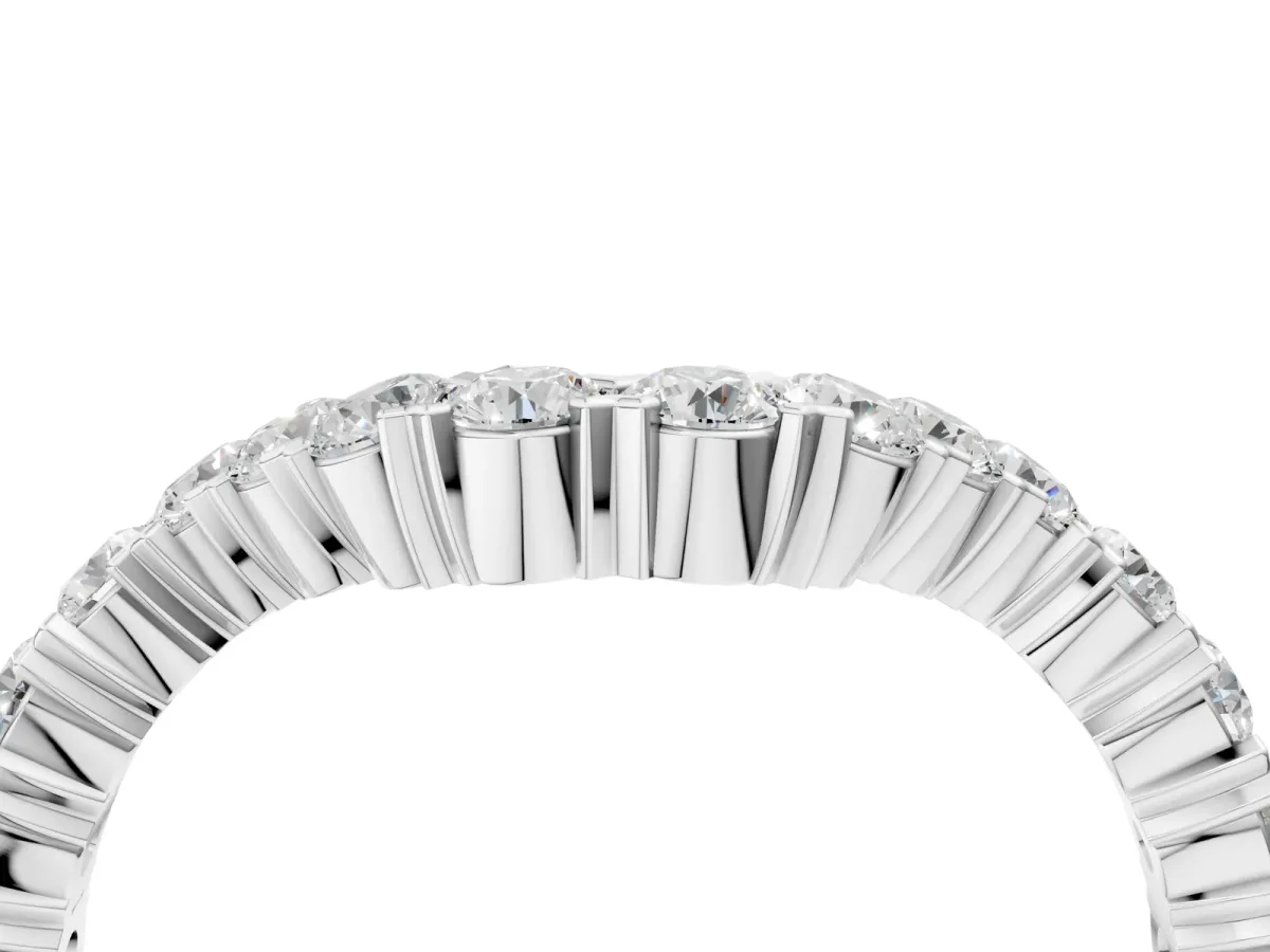 V-Shaped Diamond Round Cut Pavé Band with Prong Setting White gold
