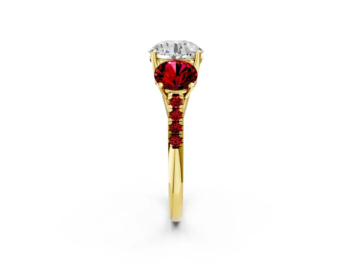 Three-Stone Round Cut Diamond Ring with Round Ruby Pavé Band and Prong Setting Yellow gold