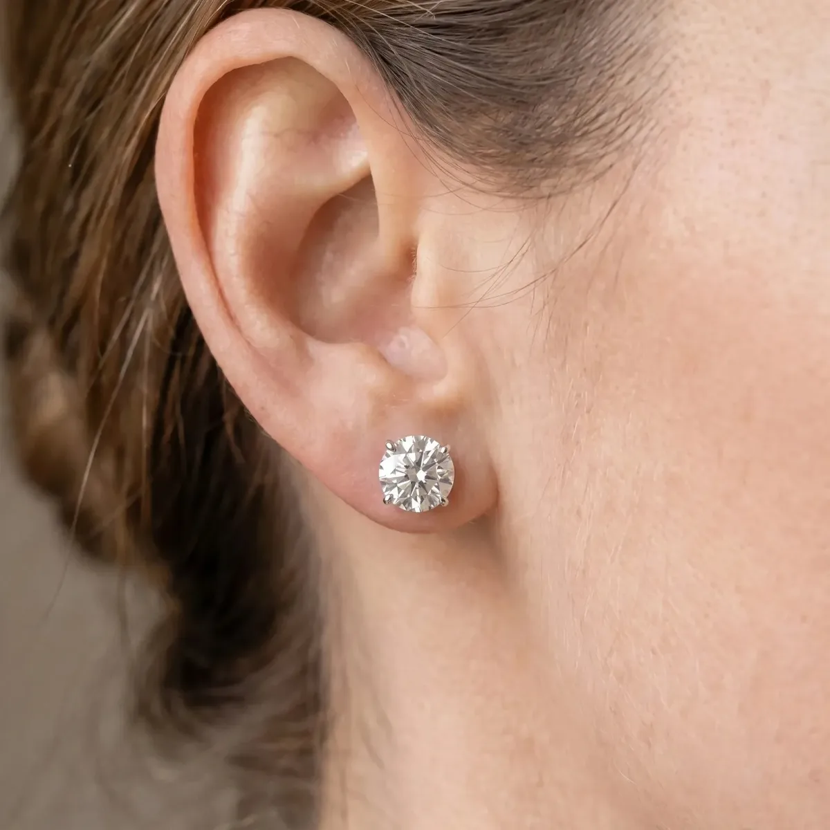 Round Cut Diamond Stud Earrings Platinum