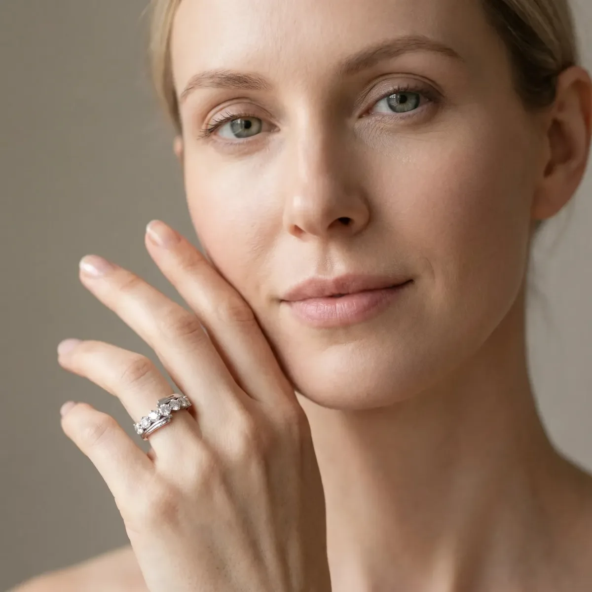 Round Diamond Wave Band with Channel and Shared Prong Setting Platinum