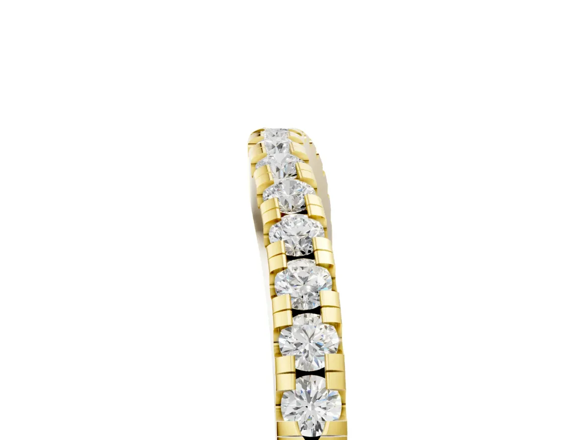 Pavé Round Diamond Curved Band with Shared Prong Setting Yellow gold