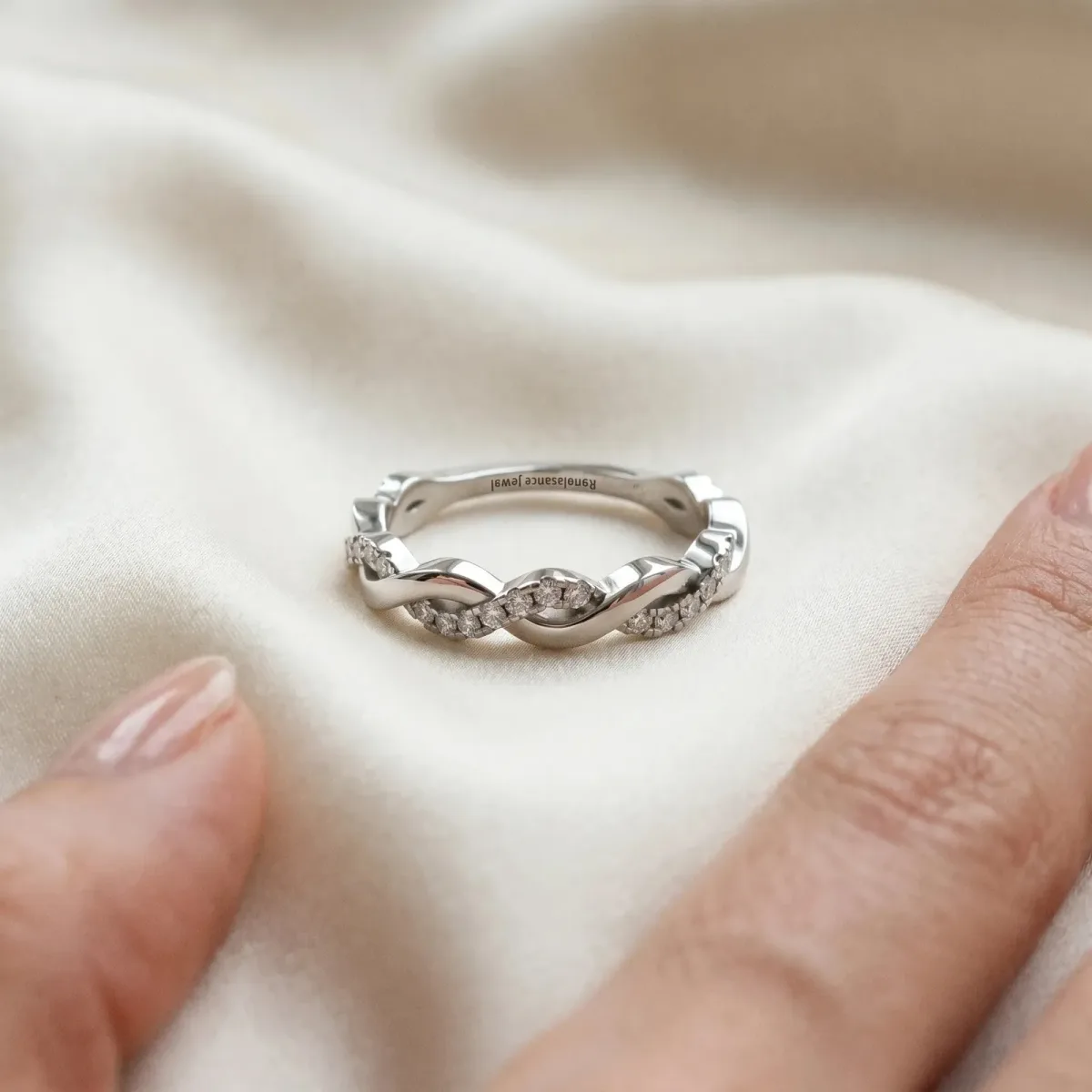 Round Diamond Twist Eternity Band with Pavé Setting Platinum
