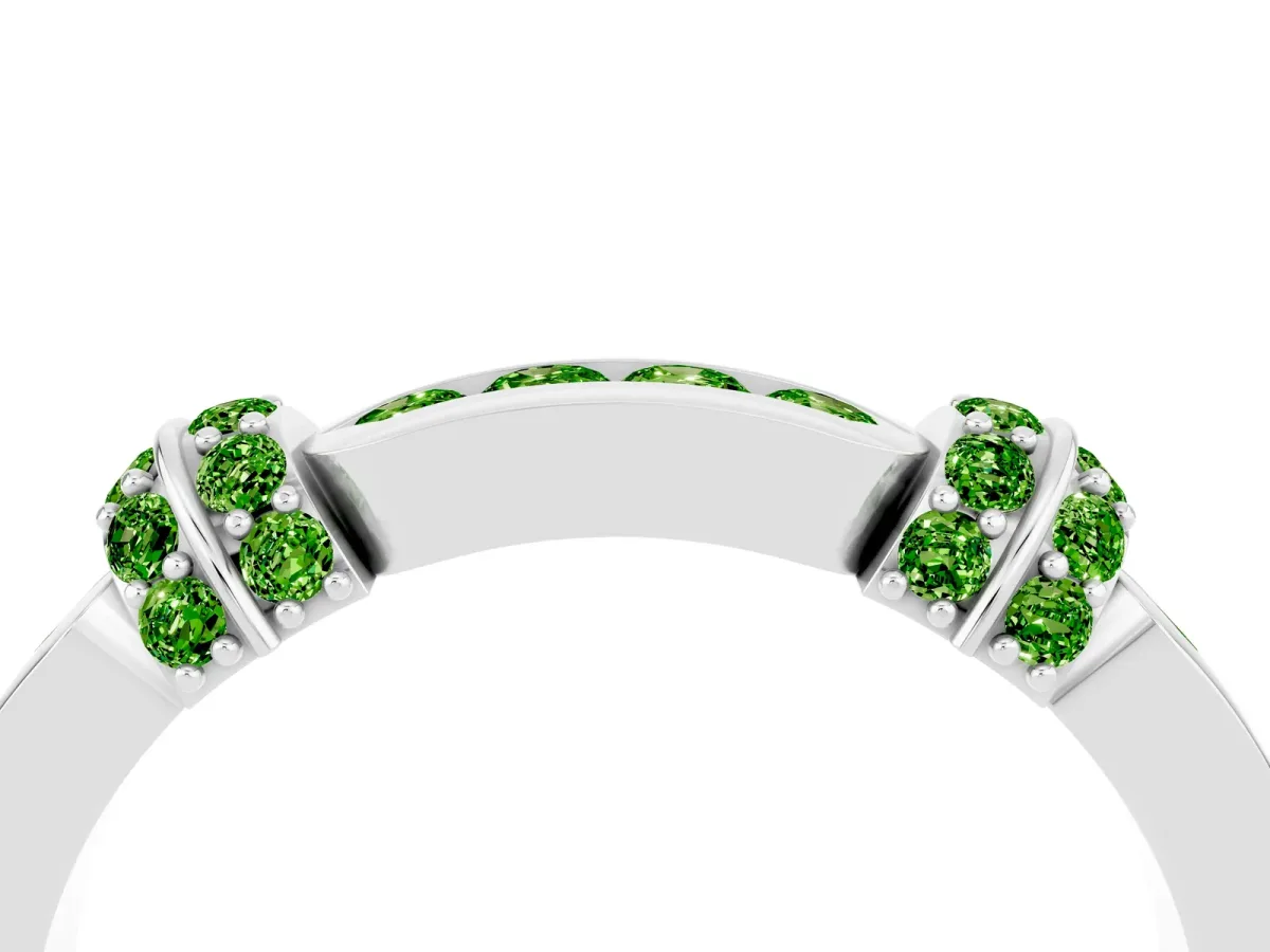 Pavé Round Peridot Link Band with Bezel Setting Platinum