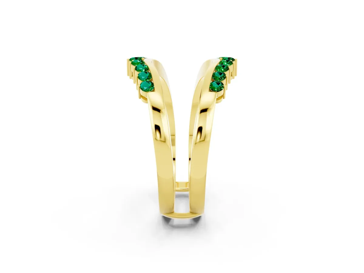 Round Emerald Chevron Contour Band with Prong Setting Yellow gold