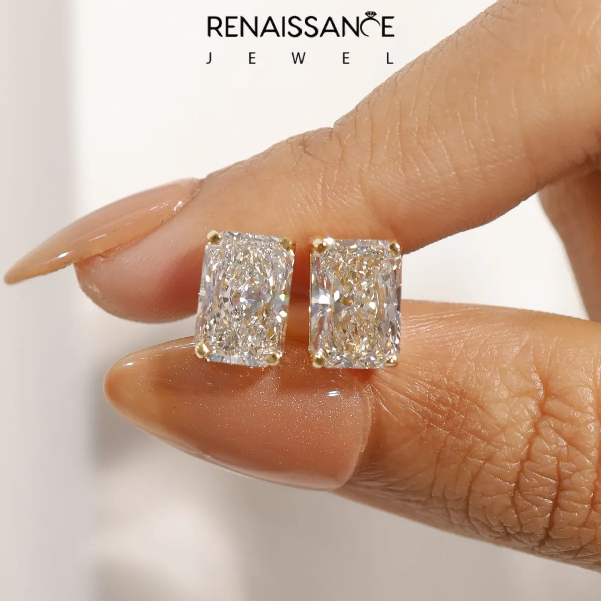 Radiant Cut Diamond Stud Earrings Yellow gold