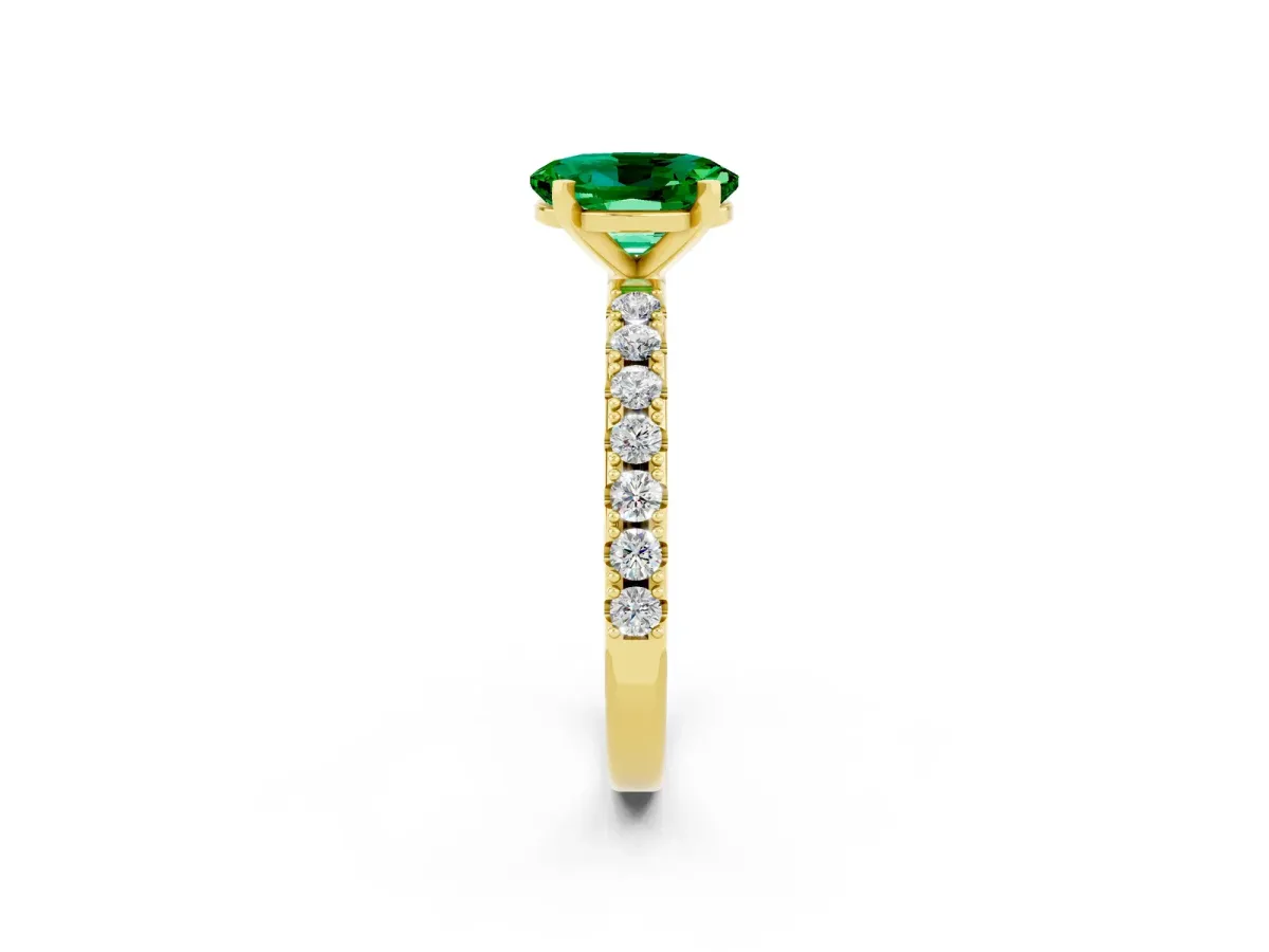 Oval Cut Emerald Solitaire Pavé Band with Four-Prong Setting Yellow gold