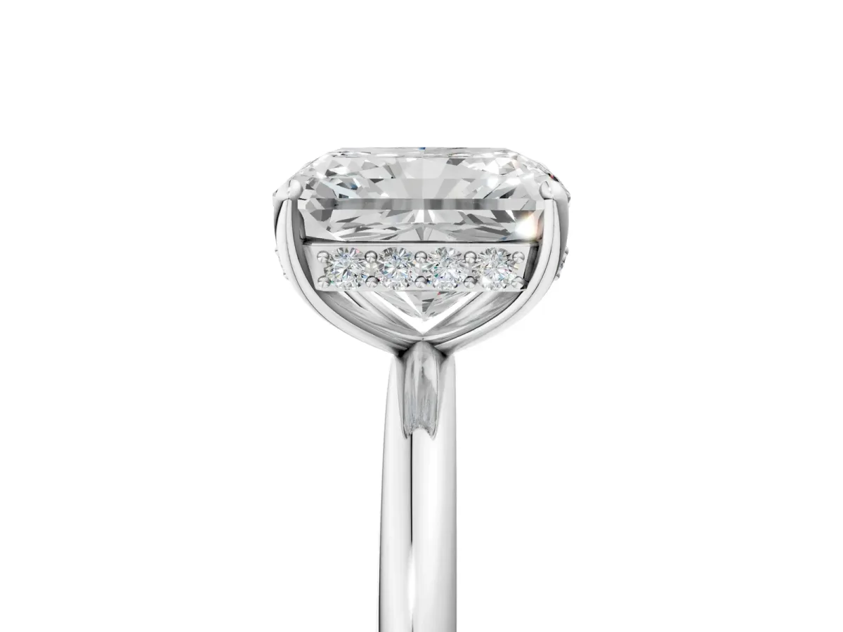 Radiant Cut Solitaire Diamond Ring with a Classic Band and Four-Prong Setting Platinum