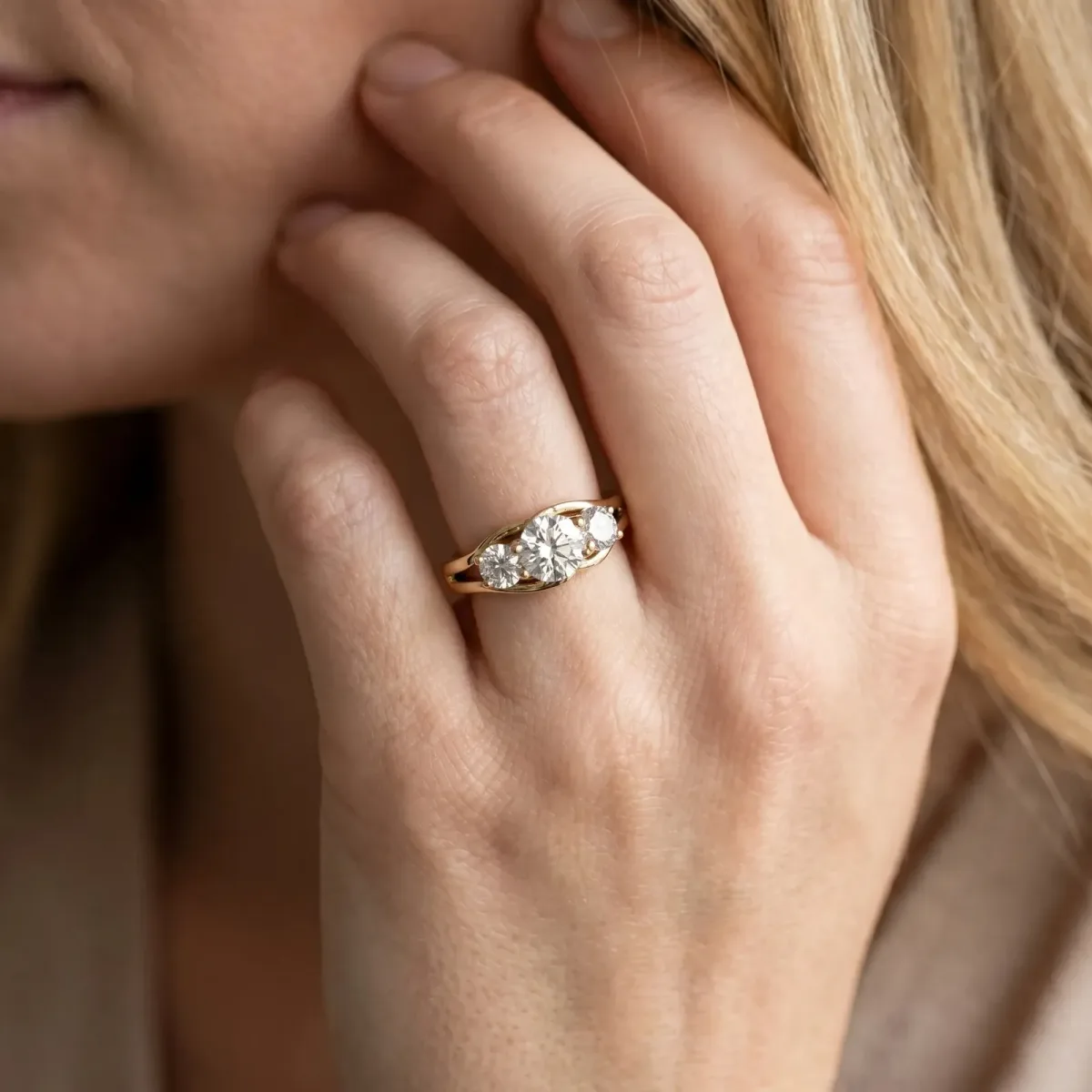 Three-Stone Round Cut Diamond Split Shank Prong Setting Ring Yellow gold
