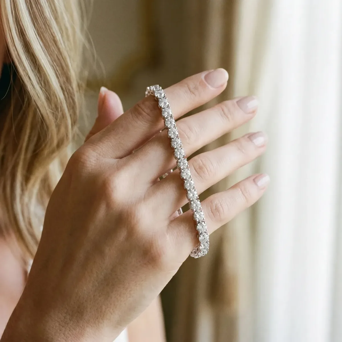 Round Diamond Tennis Bracelet with Prong Setting White gold