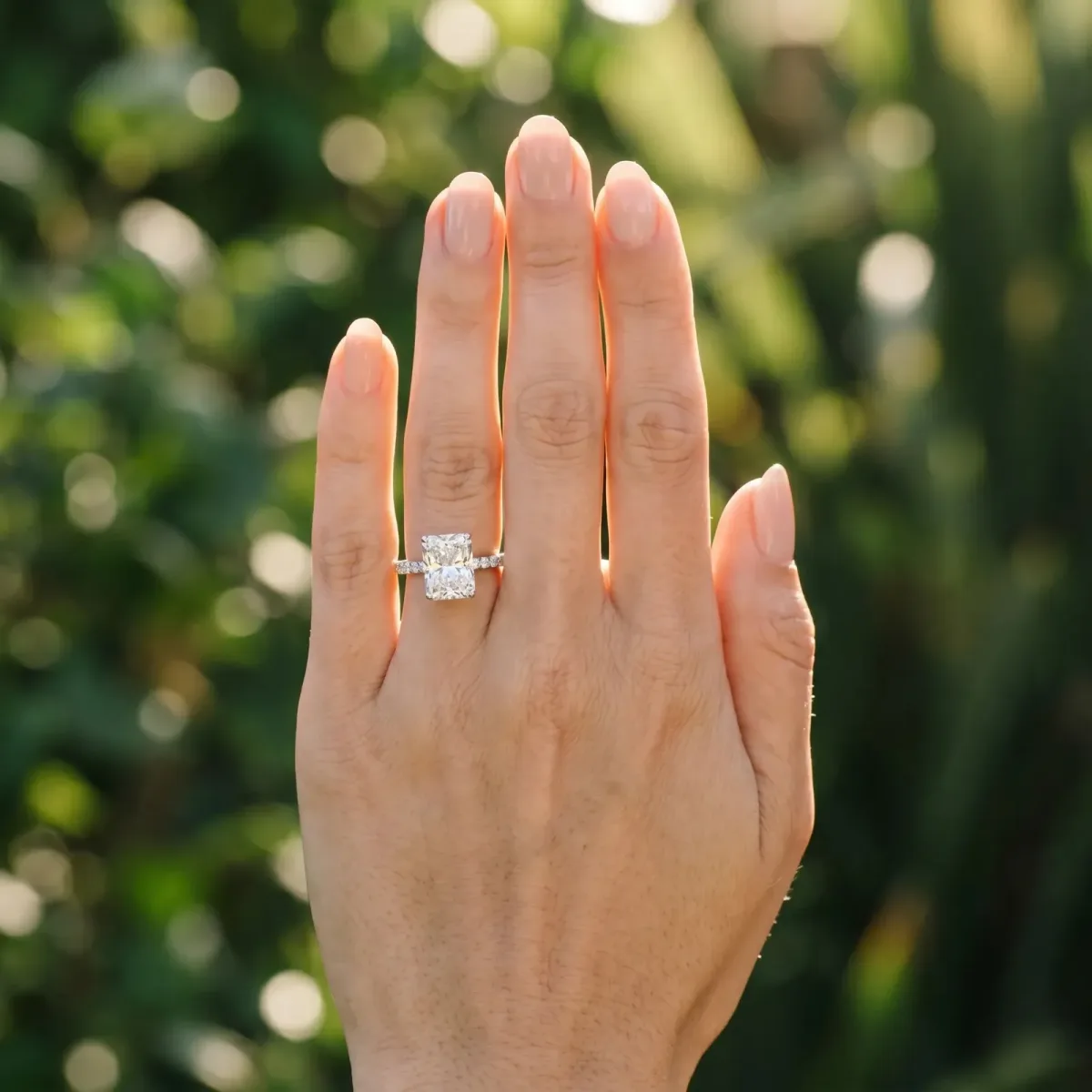 Radiant Cut Cut Diamond Pavé Band Ring with Four-Prong Setting Platinum