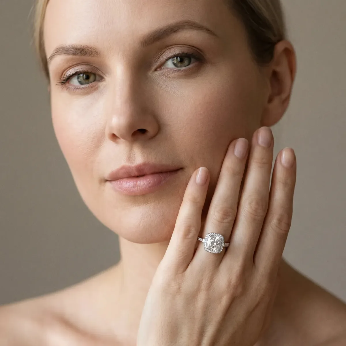 Cushion Cut Diamond Halo Ring with Split Shank and Four-Prong Setting White gold