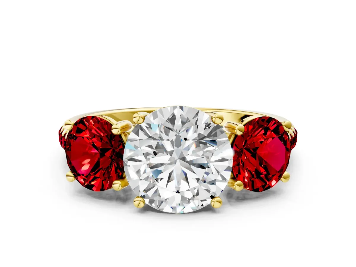 Three-Stone Round Cut Diamond Ring with Round Ruby Pavé Band and Prong Setting Yellow gold