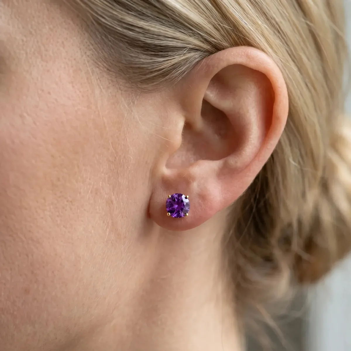 Round Cut Amethyst Stud Earrings Yellow gold
