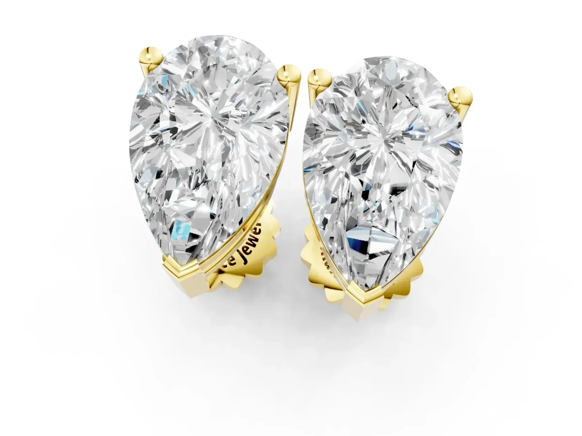 Pear Cut Diamond Stud Earrings Yellow gold